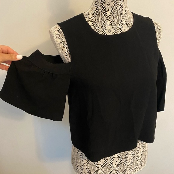 Club Monaco Elegant Black Women's Top - Picture 2 of 5